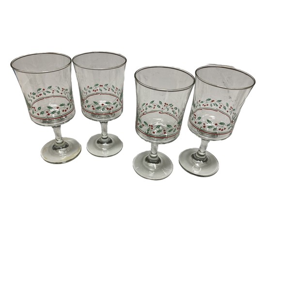Arby's | Dining | 4 Vintage Arbys Libbey Christmas Water Wine Glasses Holly  Berry Gold Trim 985 | Poshmark